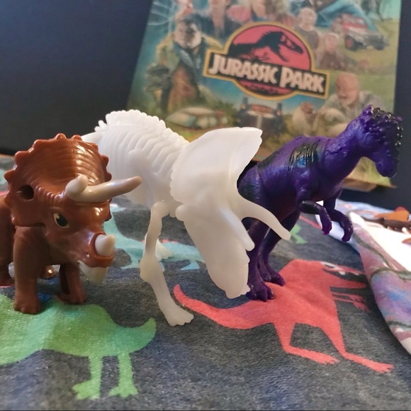 Jurassic Park Dinosaur Lover’s Bundle! 🦖 - Picture 12 of 16